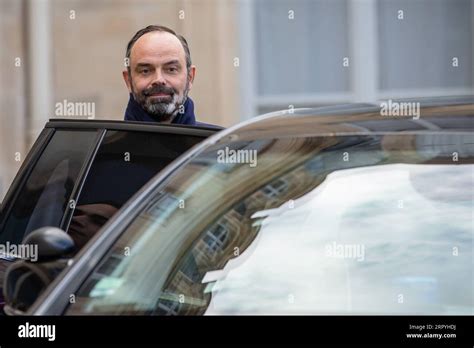 Den galna natten i Paris: En djupdykning i Édouard Philippe's avgång och dess politiska konsekvenser